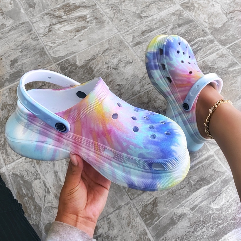 “Chill all Day” / Tie die 🍃